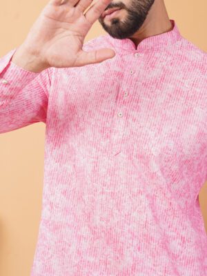 Men Elegant Pink Textured Printed Cotton Kurta | Adhirajan